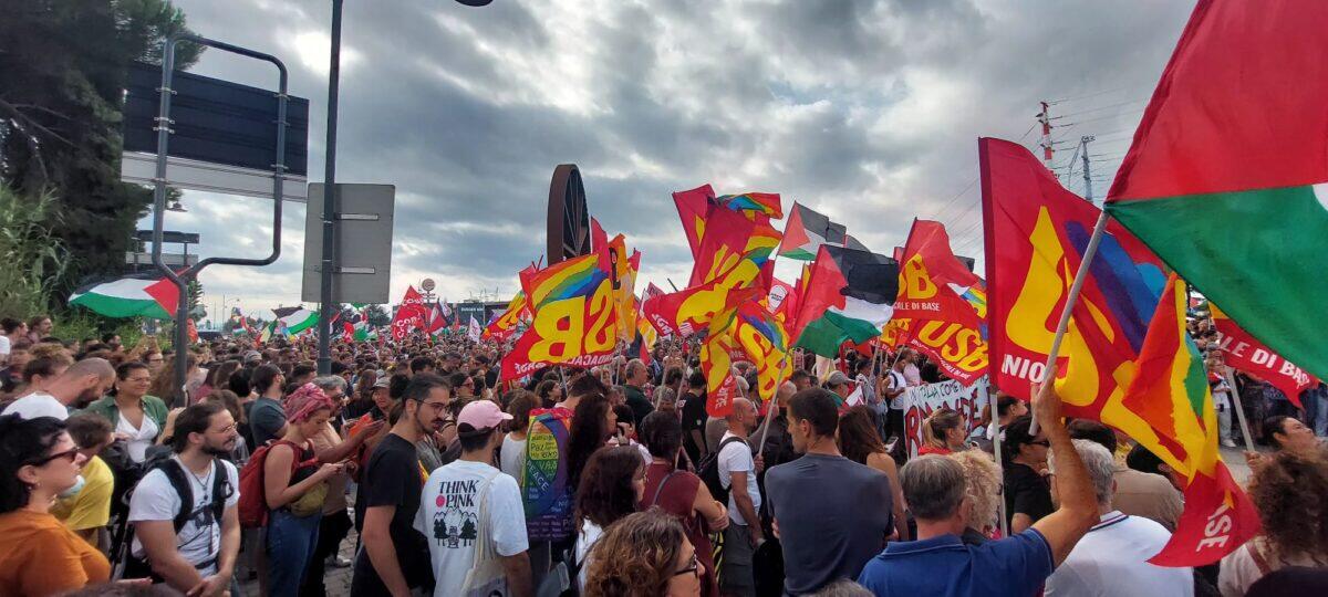 Sciopero clamoroso blocca l'A1 a Firenze | Il governo Meloni e l'economia di guerra sotto accusa! -