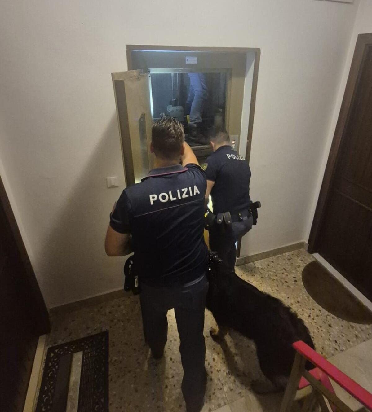 Scoperta shock nel cuore di Catania | La Polizia smaschera illegalità e reati nascosti! -