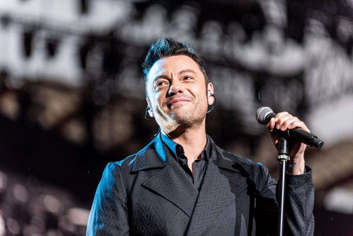 Cuore rotto, Tiziano Ferro torna con un singolo: "I dolori ci faranno ballare" -