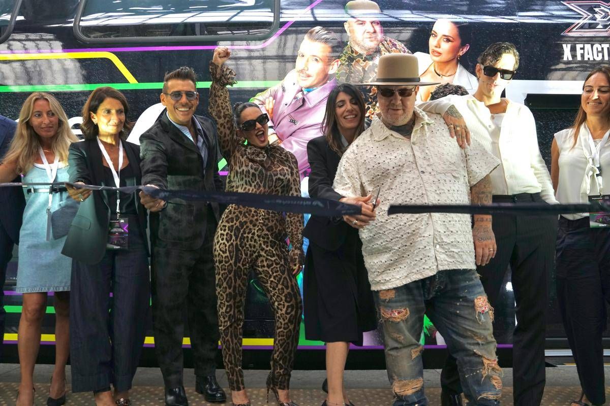 Trenitalia partner ufficiale di X Factor, un treno Regionale dedicato allo show - 