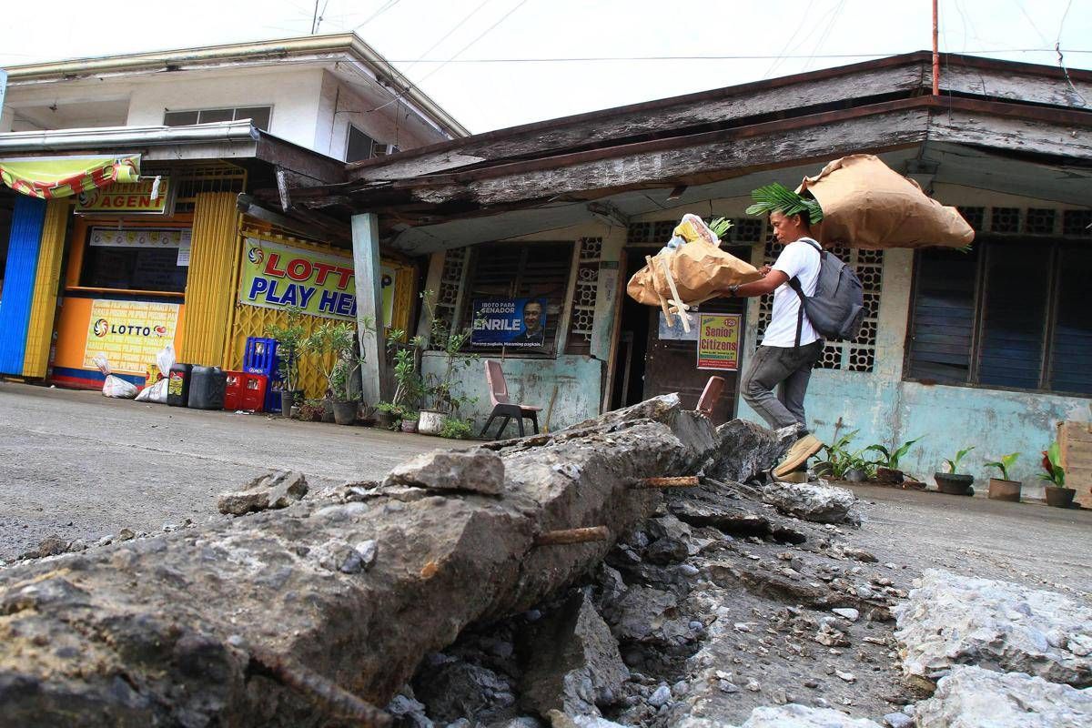 Filippine, terremoto di magnitudo 6.9 - 