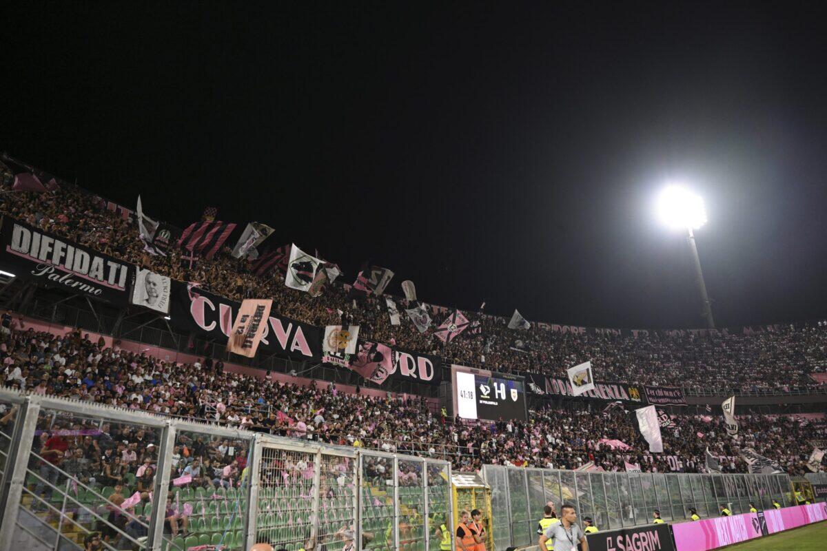 Ritardi allo stadio? Ecco il piano inaspettato del Palermo FC | Gli appassionati si schierano: vale davvero la pena arrivare prima? - 
