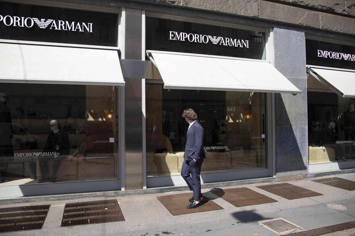 Milano Fashion Week, oggi la prima sfilata Emporio Armani dopo la morte di re Giorgio - 