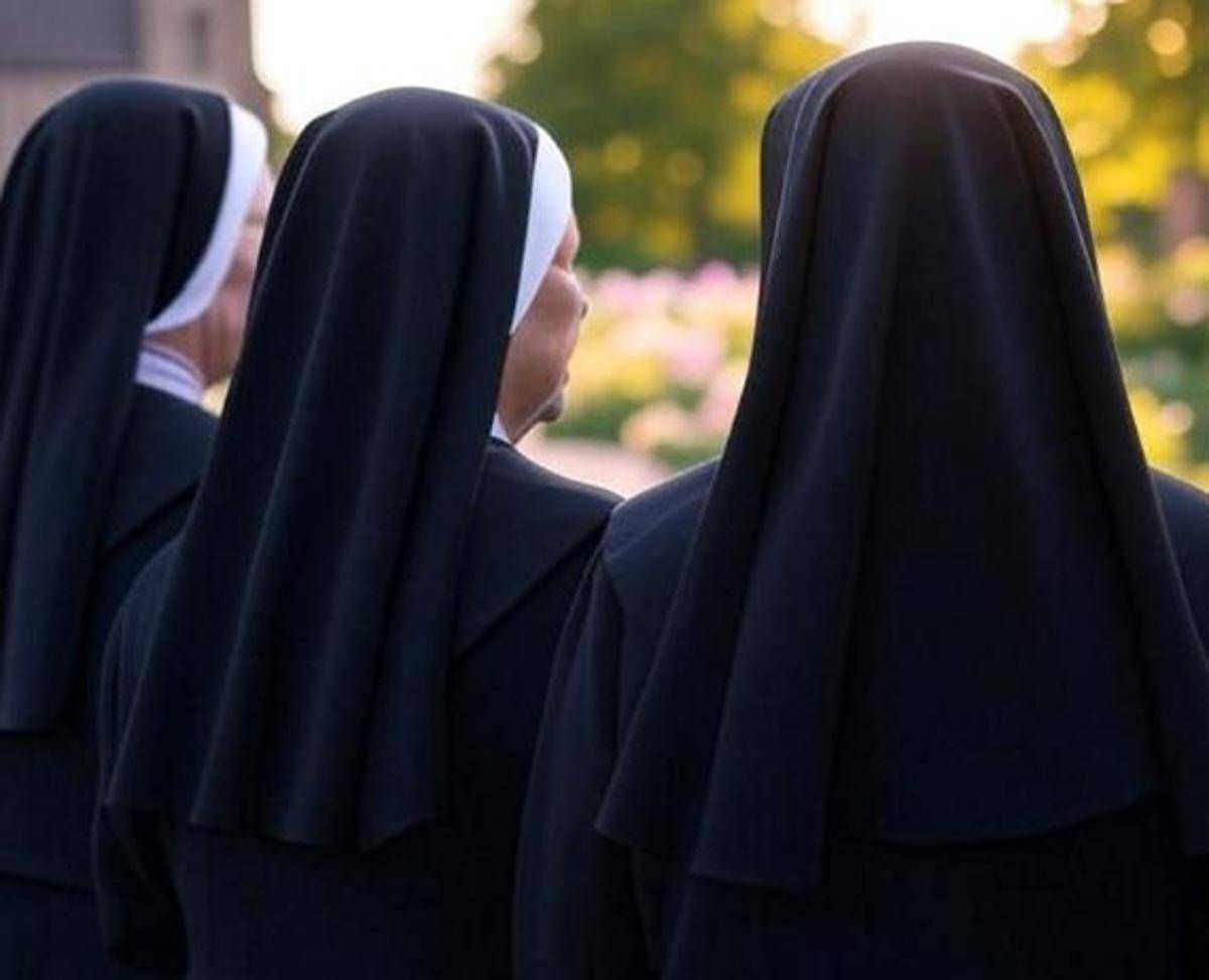 Tre suore 80enni in fuga, evasione e ritorno a casa: "Non ci fermeranno" - 