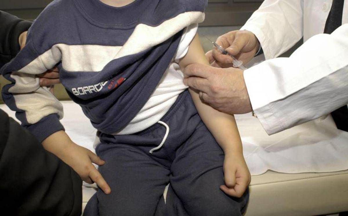 Vaccino covid e bambini, il piano degli esperti di Trump per lo stop -