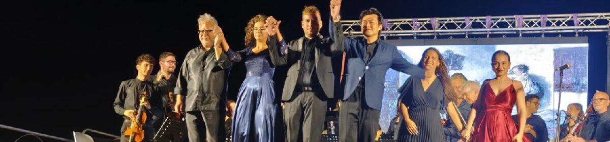 Un concerto da sogno nei Parchi archeologici siciliani | Ti sorprenderà sapere cosa si nasconde dietro l'illuminazione della Plateia Aelia! - 
