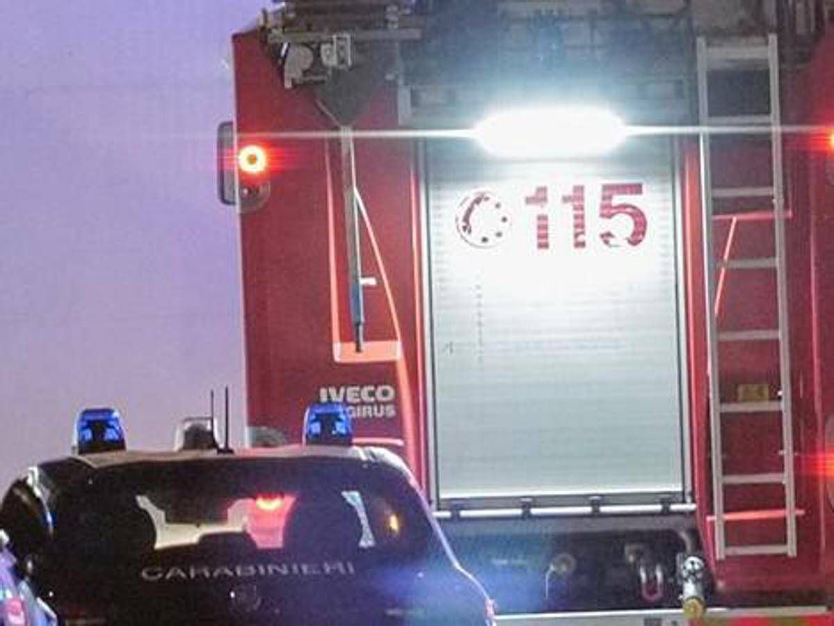 Latina, cadavere di un 25enne trovato carbonizzato in auto alla stazione -