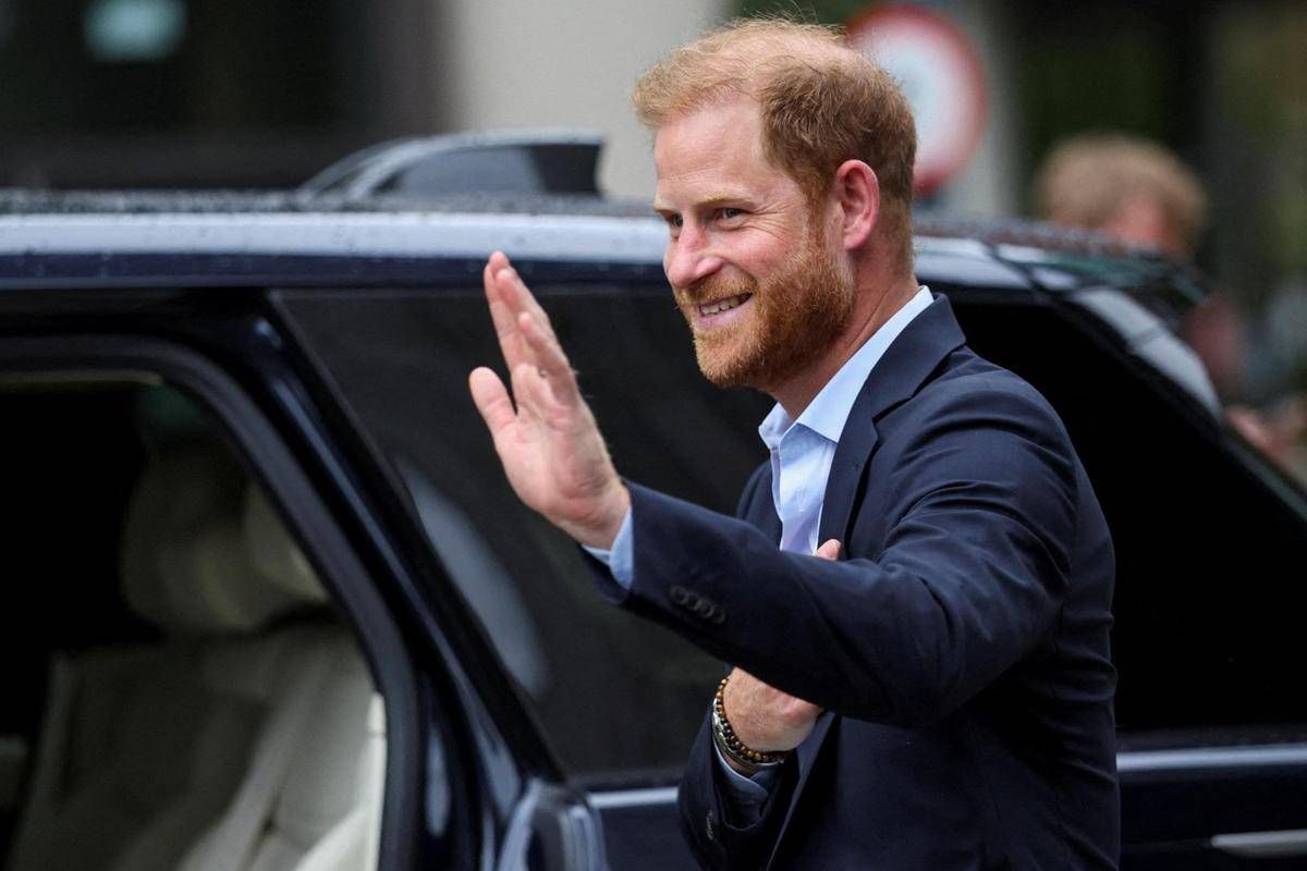 Il principe Harry incontra Carlo a Clarence House, il meeting dura meno di un'ora - 