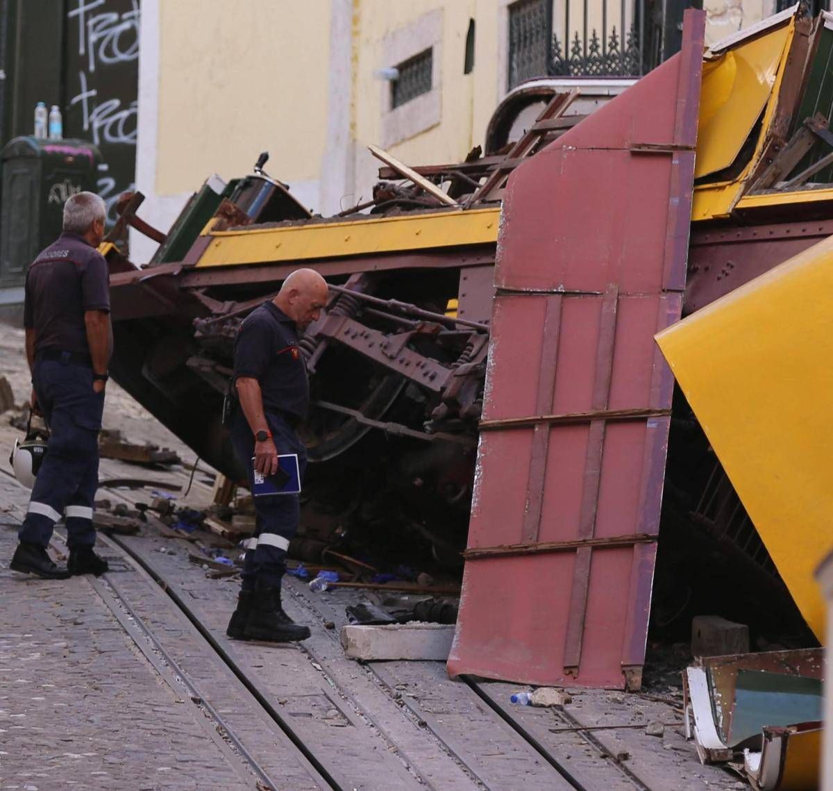 L'italiana ferita a Lisbona: "Mi è sembrato di rivivere il terremoto dell'Aquila del 2009" - 