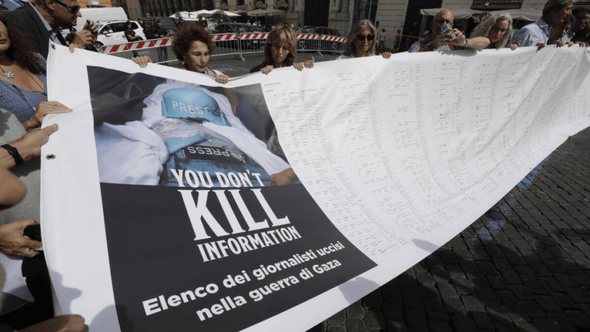 Giornalisti uccisi a Gaza: l'incredibile flashmob | Perché il mondo deve reagire ora! - 