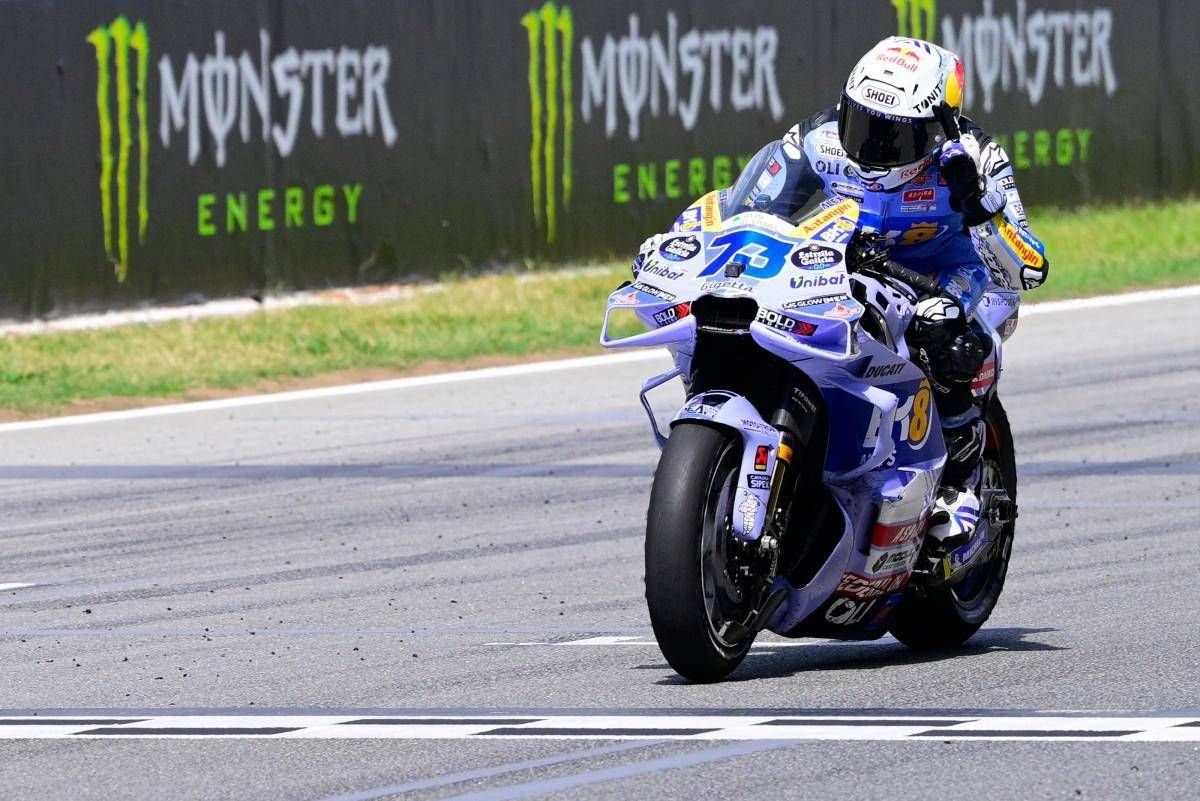 MotoGp Catalogna, vince Alex Marquez davanti a suo fratello Marc e Bastianini -