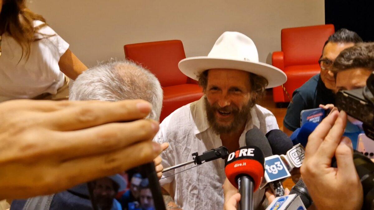 Jovanotti sorprende con un augurio alla Flotilla | Ma perché il suo messaggio sta sollevando polemiche? -