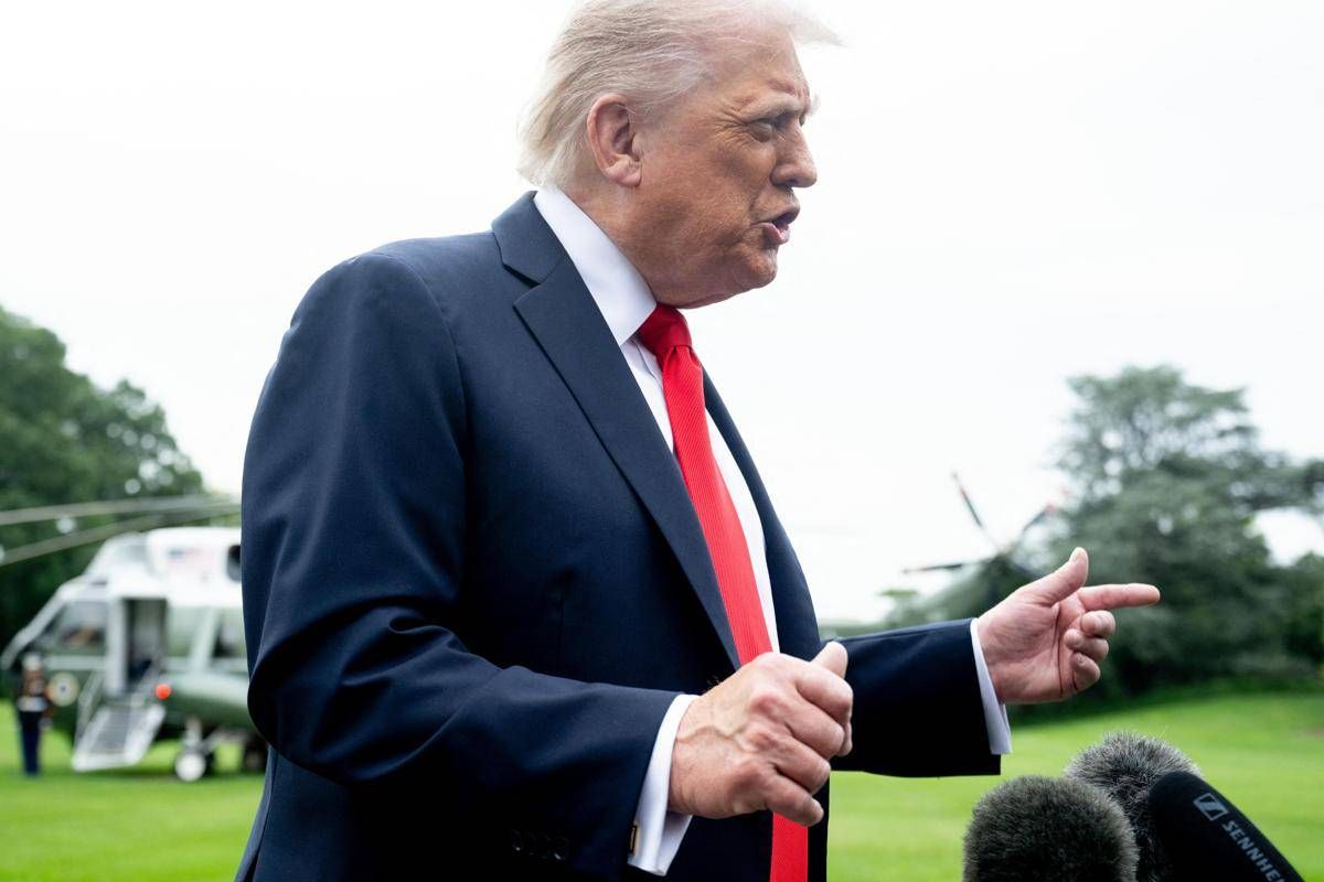 Trump, il giornalista e la domanda sugli affari: "Stai zitto" - 
