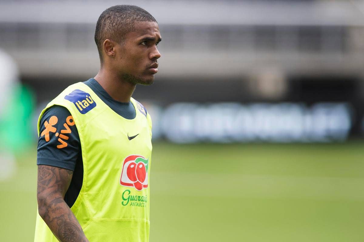 Douglas Costa, mandato d'arresto in Brasile. Il Sydney rescinde contratto - 