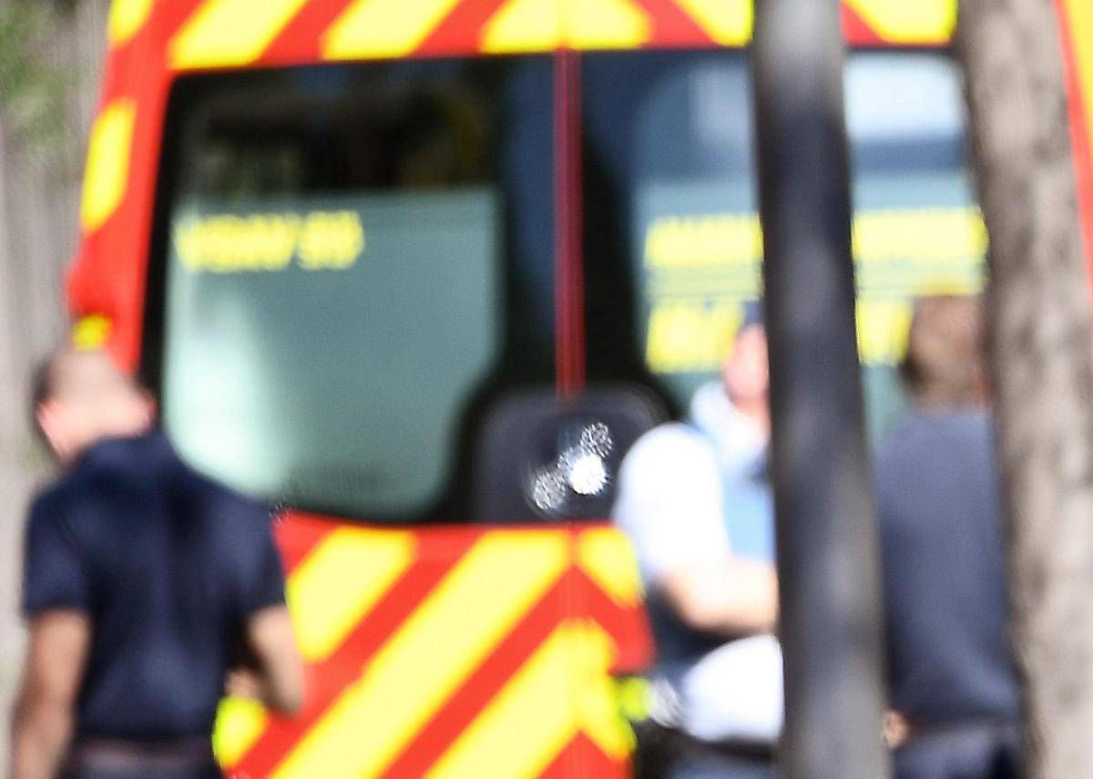 Francia, attacco con coltello a Marsiglia: diversi feriti, ucciso l'aggressore -