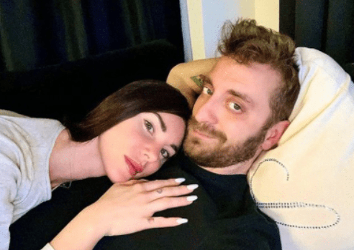 Stefano Corti e Bianca Atzei minacciati: "Sanno dove viviamo, paura per la nostra famiglia" - 