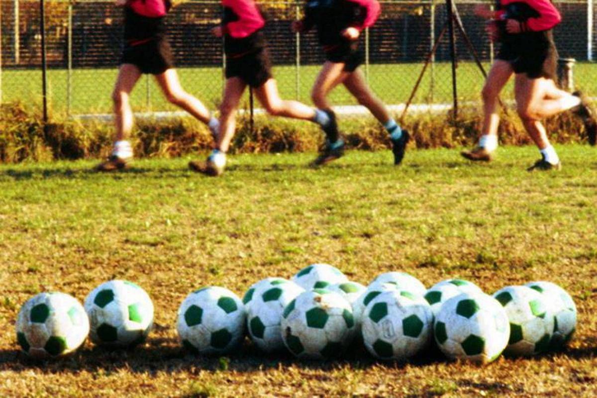 Portiere 13enne picchiato da padre di avversario, squalifica di un anno per baby calciatore -