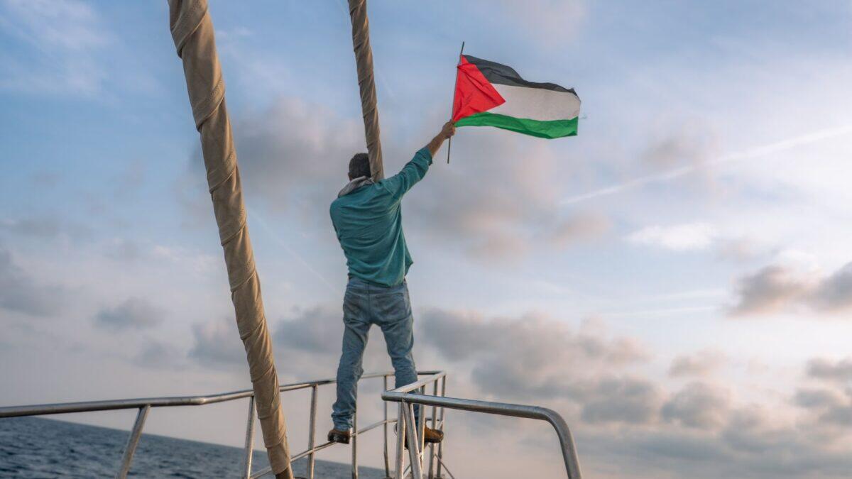 Attivisti pronti a tutto per la Global Sumud Flotilla | La minaccia del governo israeliano ti sorprenderà! -