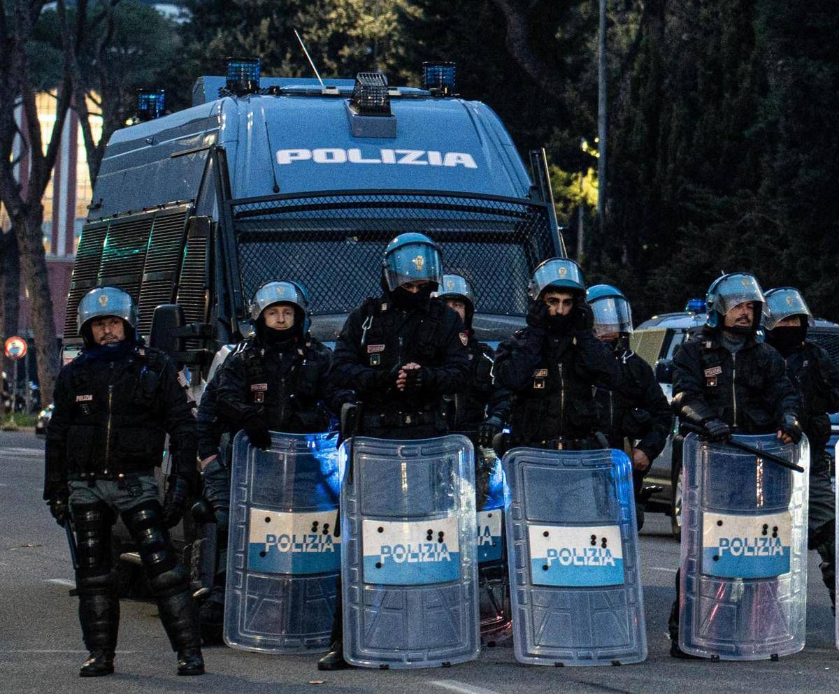 Derby Lazio-Roma, piano di sicurezza con afflussi separati e droni -