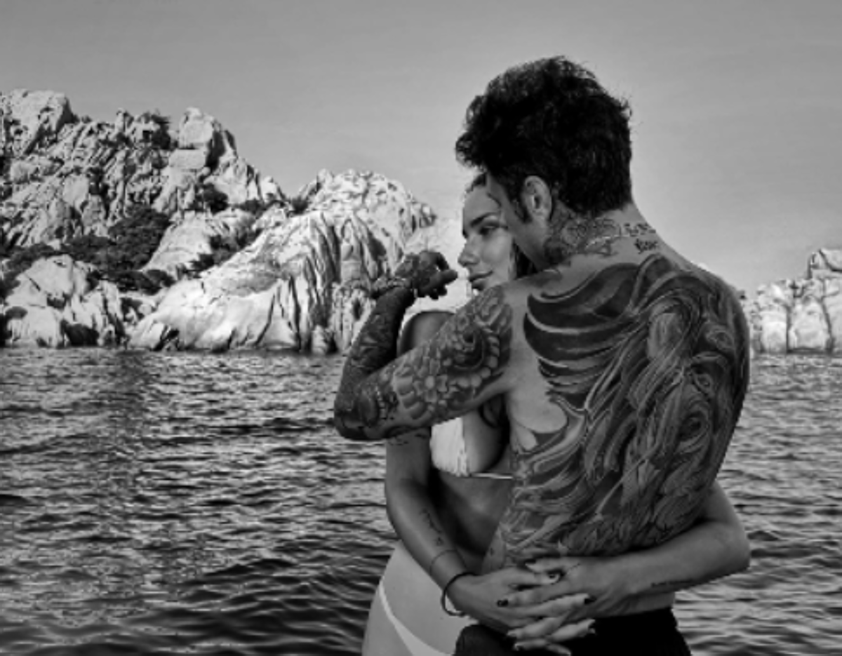 Fedez, la fidanzata Giulia Honegger compie gli anni: la dedica speciale -