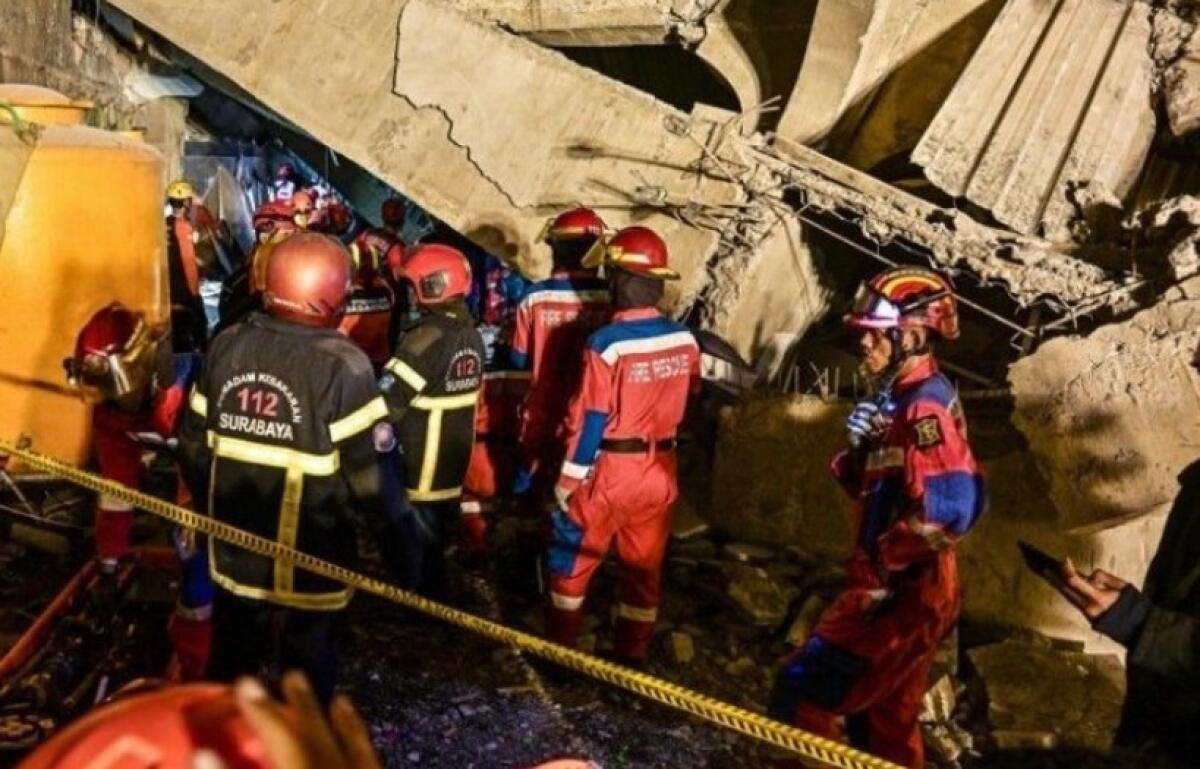Crollo mortale in una scuola indonesiana | La verità su lavori di ampliamento senza permesso ti lascerà senza parole! - 