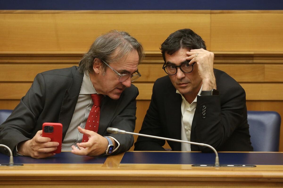 Israele Revoca i Visti a Politici Italiani | Cosa Nasconde Questa Decisione Inaspettata? - 