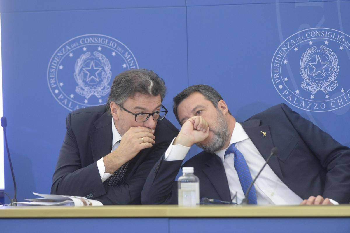 Manovra, obiettivo Giorgetti taglio tasse. Salvini torna a 'punzecchiare' le banche - 