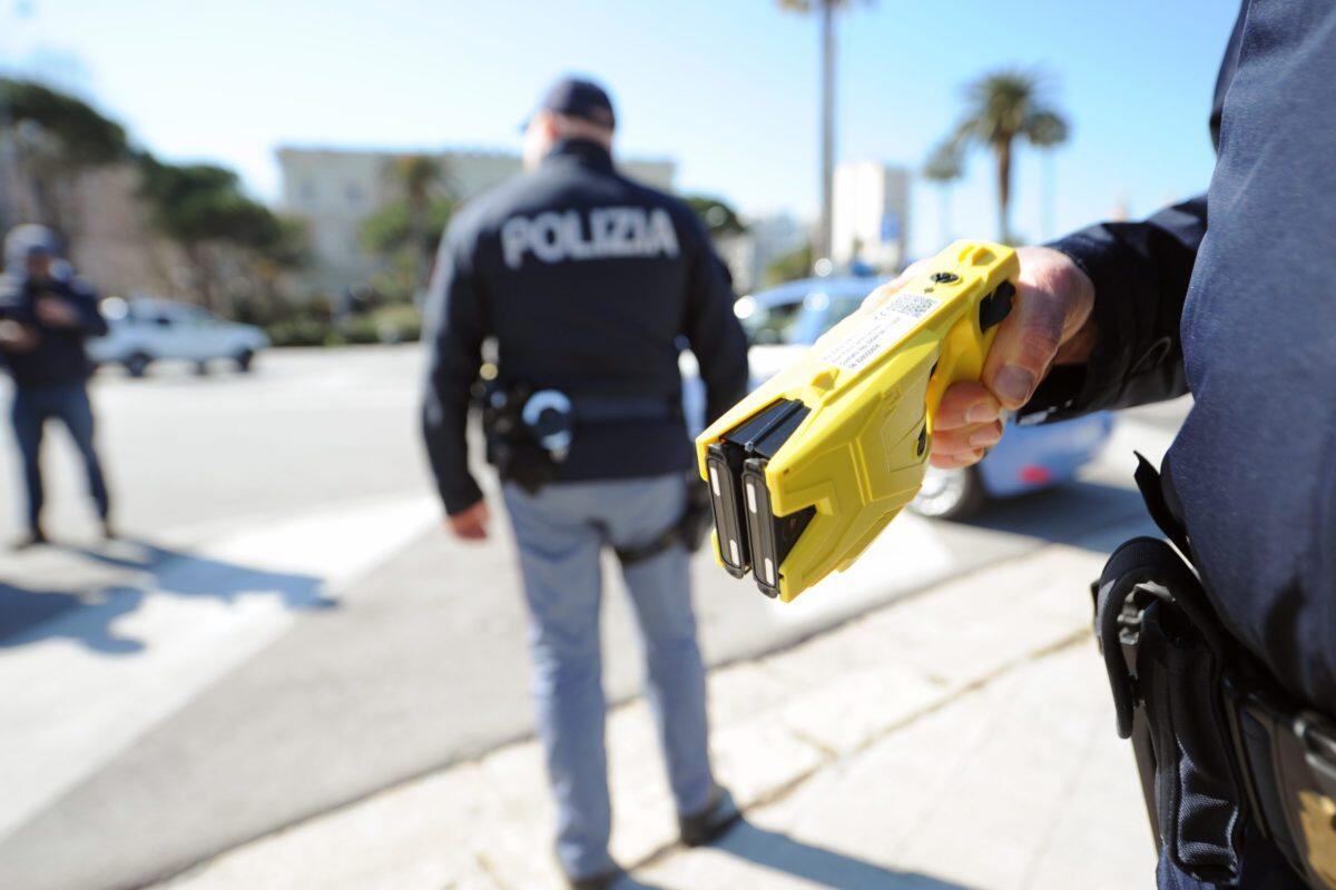 Morto dopo un colpo di taser a Reggio Emilia | La verità che nessuno vuole ascoltare! - 