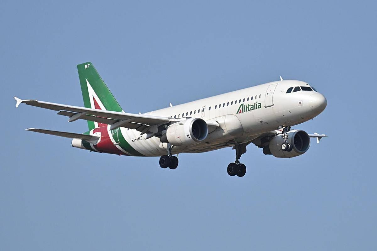Alitalia, fonti: stop Cigs per circa 2mila dipendenti, verso licenziamento collettivo -