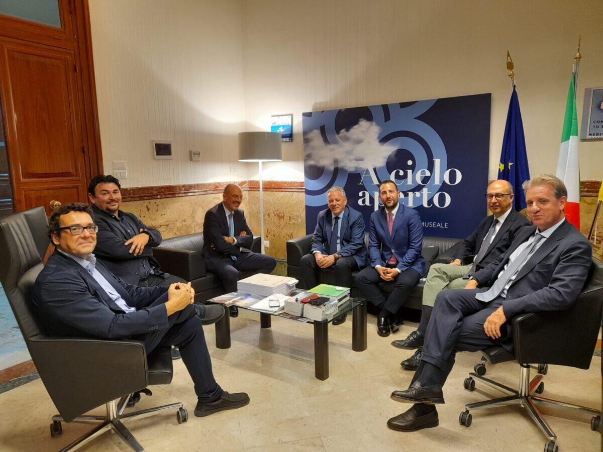 Collaborazione straordinaria tra ANCI e Regione | Scopri perché il futuro dei rifiuti e dell'energia in Sicilia potrebbe sorprenderti! - 