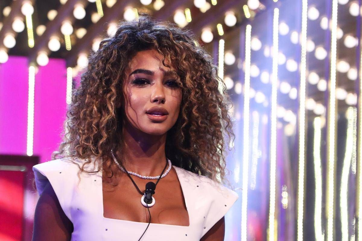 Samira Lui a Verissimo, chi è la valletta de 'La ruota della fortuna' - 