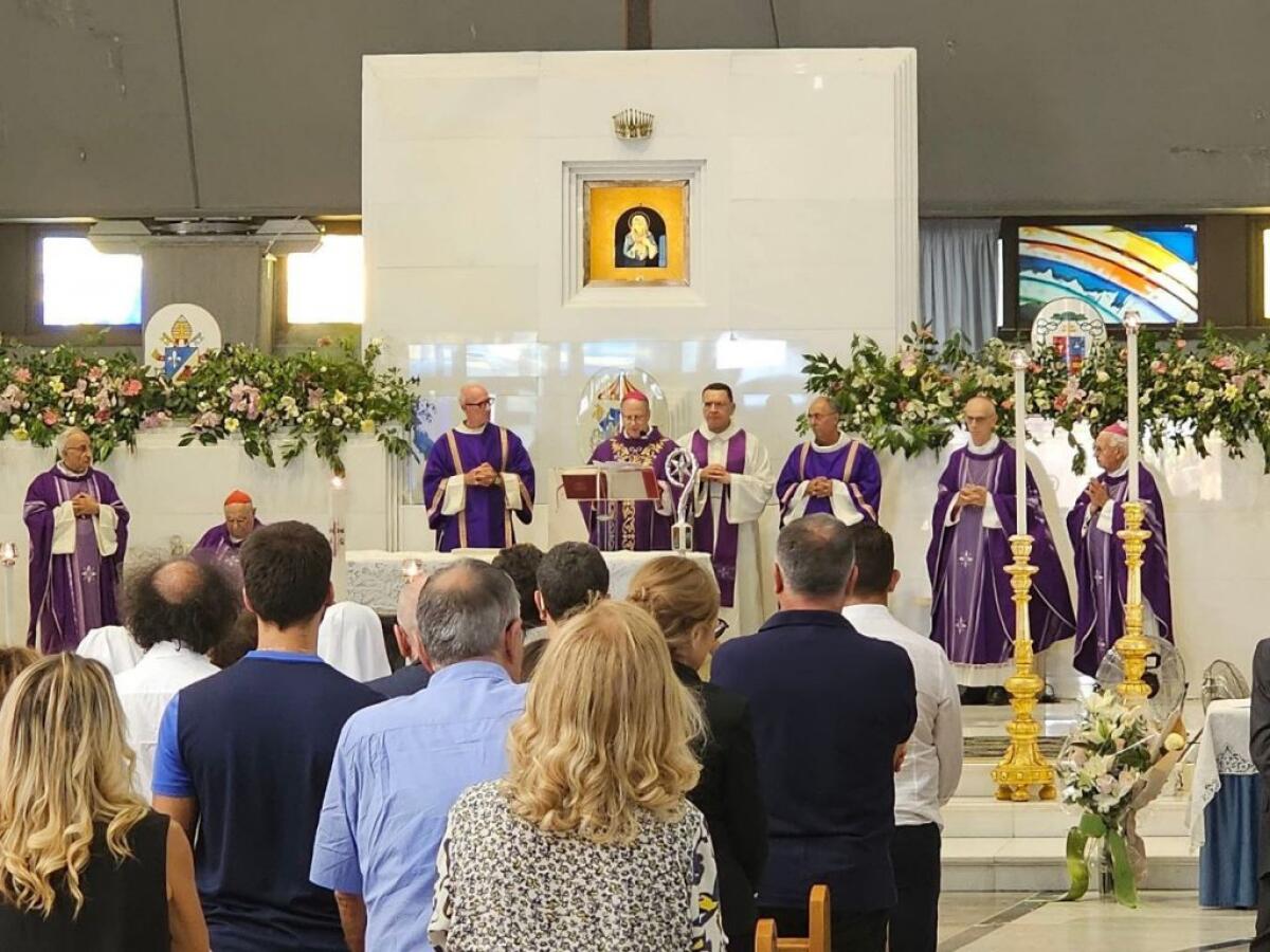 Un'inaspettata celebrazione | La straordinaria eredità dell'arcivescovo Costanzo sconvolge i fedeli - 