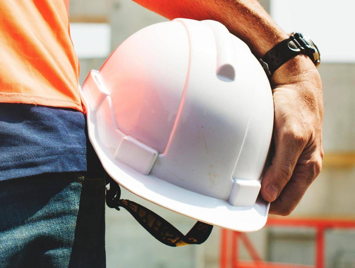 Ostia, nuovo incidente sul lavoro: morto operaio precipitato dal quinto piano -