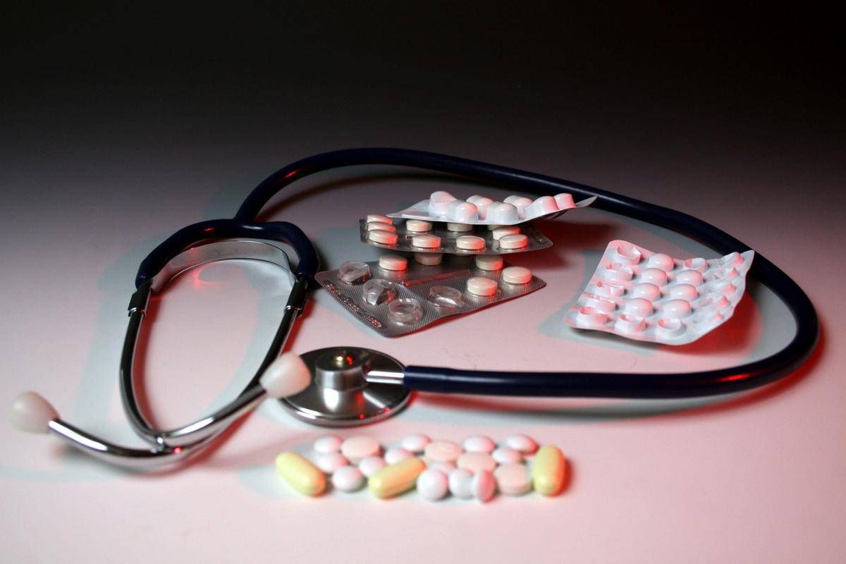 Paracetamolo in gravidanza, Fda avvia modifica foglietto illustrativo: cosa dicono gli esperti - 