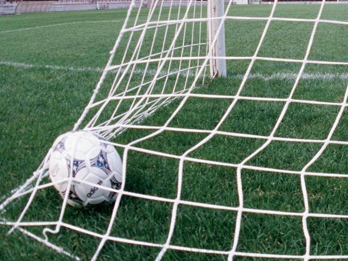 Portiere di 13 anni aggredito da padre avversario, l'Aia: "Atto vile e inqualificabile" -
