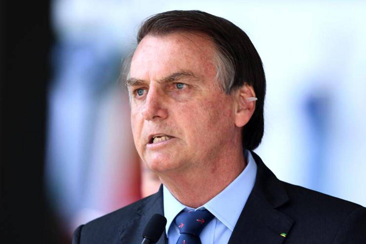 Brasile, Bolsonaro ricoverato d'urgenza dopo un malessere - 