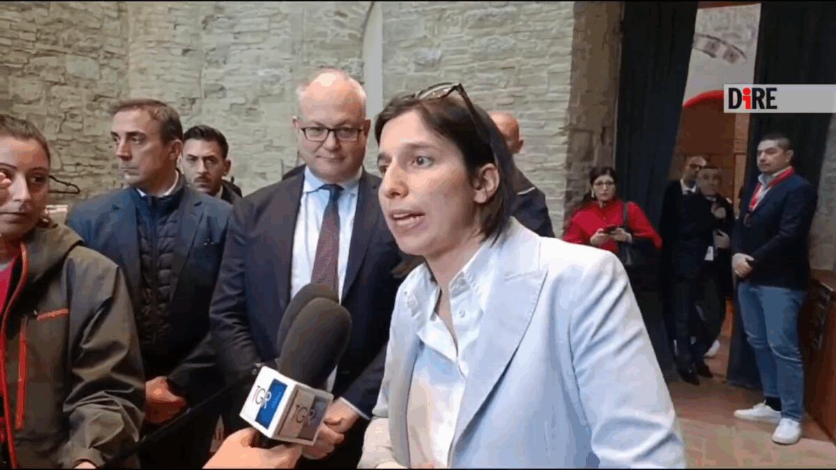 Flottila in partenza con parlamentari a bordo | Meloni risponderà alla richiesta di Schlein? -
