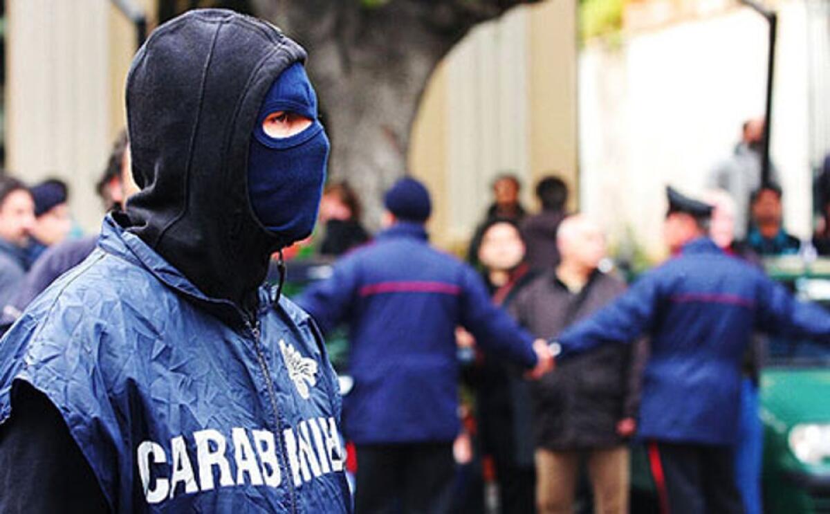 Blitz contro l’Ndrangheta: 26 arresti e il ritorno in carcere del boss "Facciazza" | La sorprendente verità dietro il potere mafioso di Gioia Tauro! - 