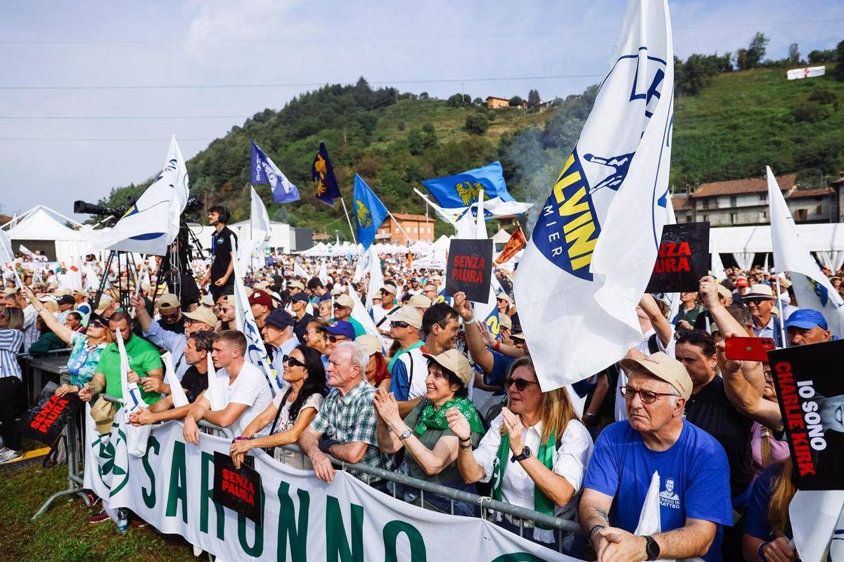 Salvini accende Pontida: "Mai i nostri figli a morire in Ucraina. Flat tax sia per tutti" -