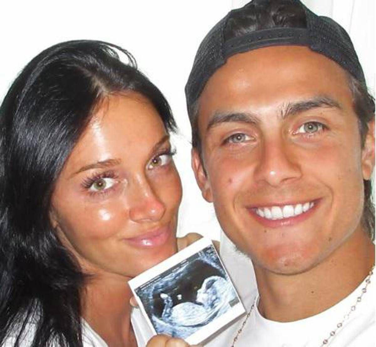 Dybala presto papà, l'annuncio con la moglie Oriana sui social - 