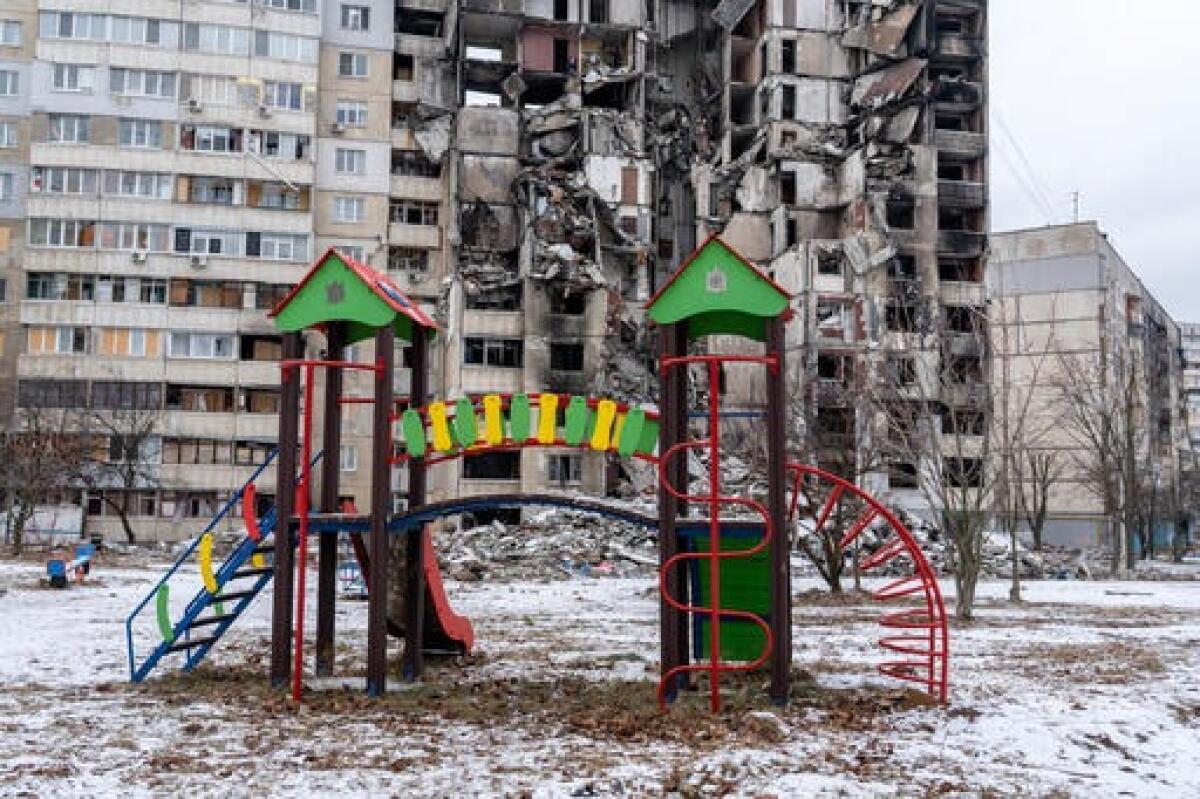 Russia addestra bambini ucraini rapiti per la guerra | È davvero un "programma culturale"? -