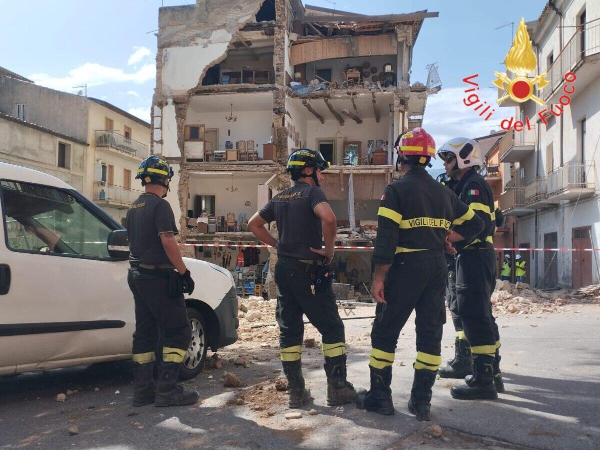 Crollo improvviso in un palazzo | Come è possibile che nessuno sia rimasto ferito? -