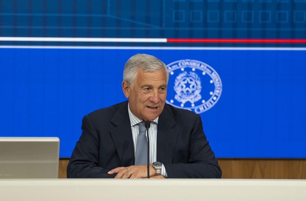 Gaza in marcia verso la pace | Tajani sfida il pregiudizio e ascolta il popolo palestinese! -