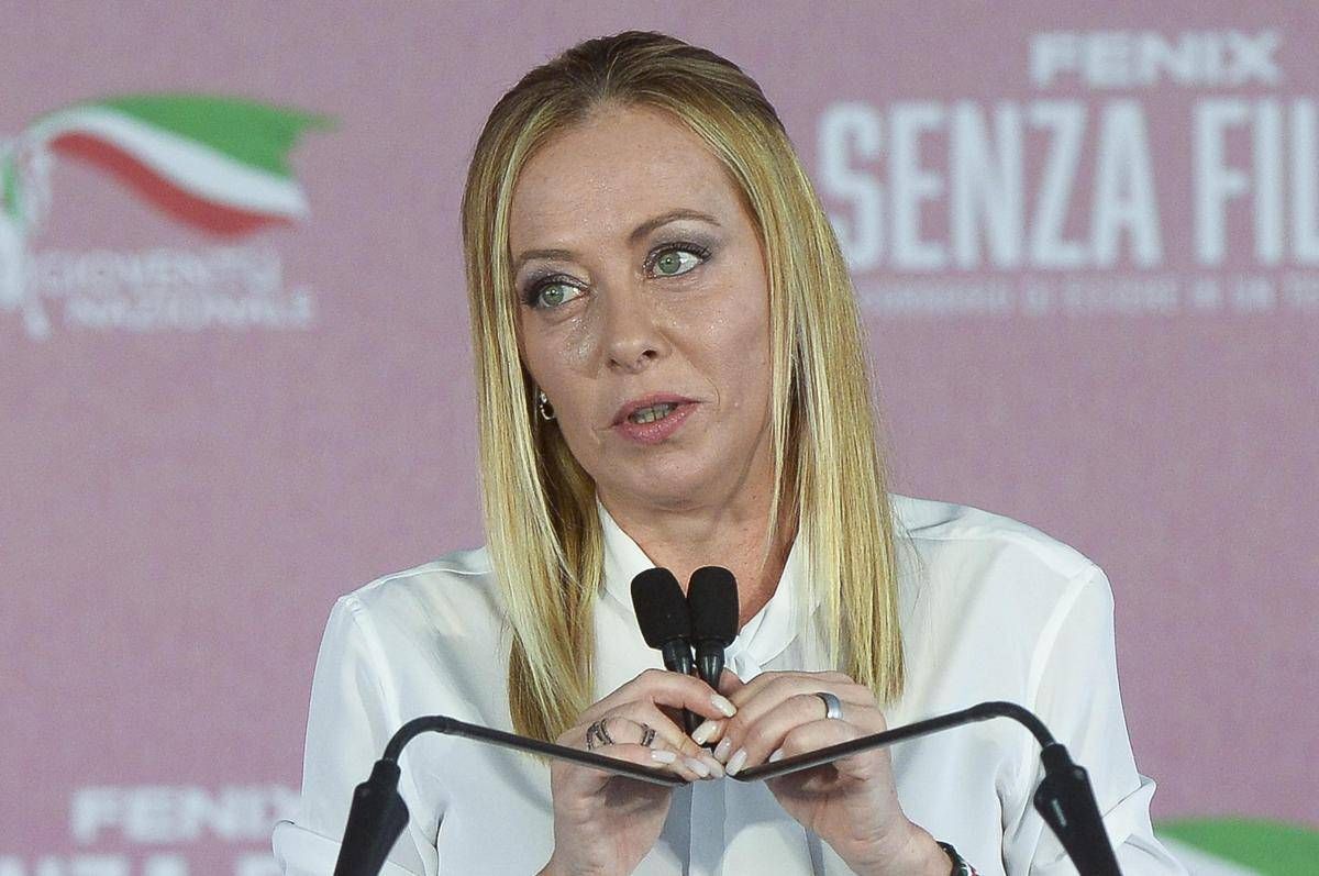 Scontri tra Pro Pal e polizia a Milano, Meloni: "Immagini indegne, sedicenti 'pacifisti'" -