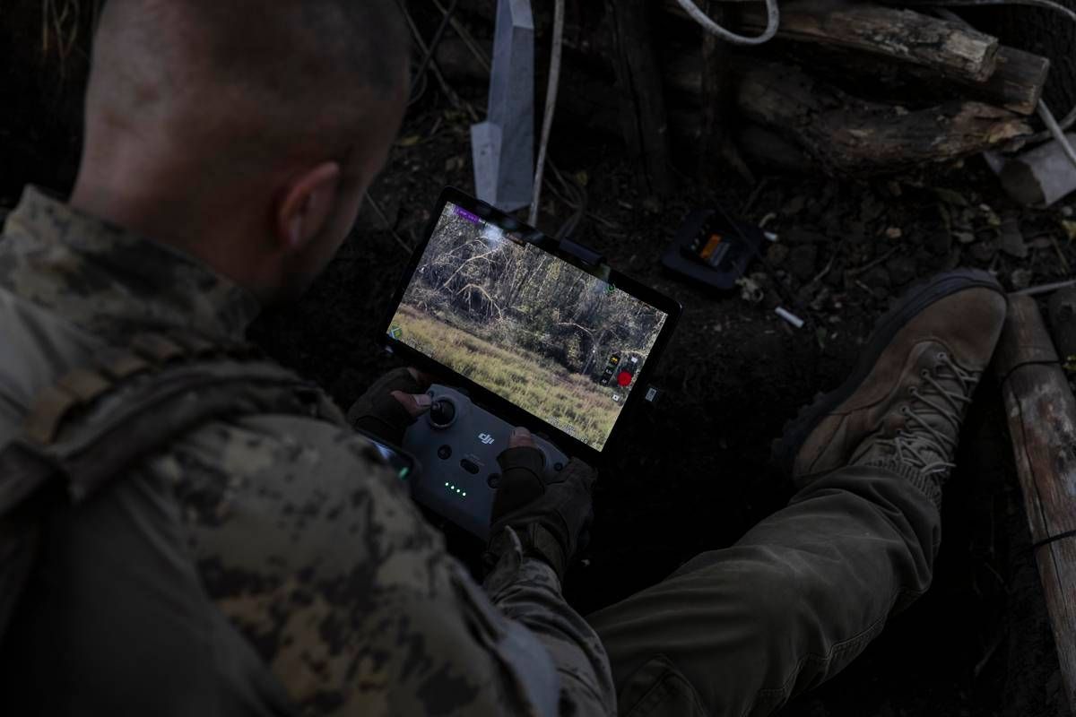 Ucraina, esercito Kiev: "Starlink fuori uso su tutta linea del fronte" -