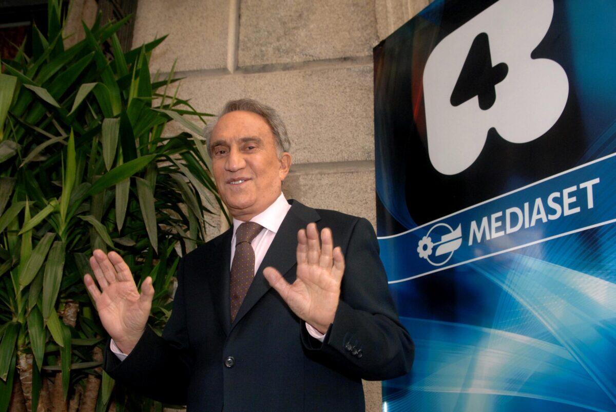 Emilio Fede lotta tra la vita e la morte | La verità dietro gli anni oscuri del giornalista che ha segnato la tv italiana -