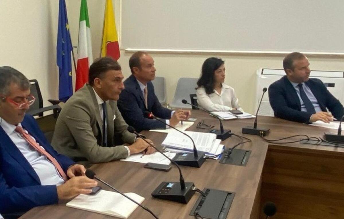 Ex stabilimento Blutec riapre in Regione Siciliana | Un piano ambizioso che potrebbe cambiare il futuro economico della zona! - 