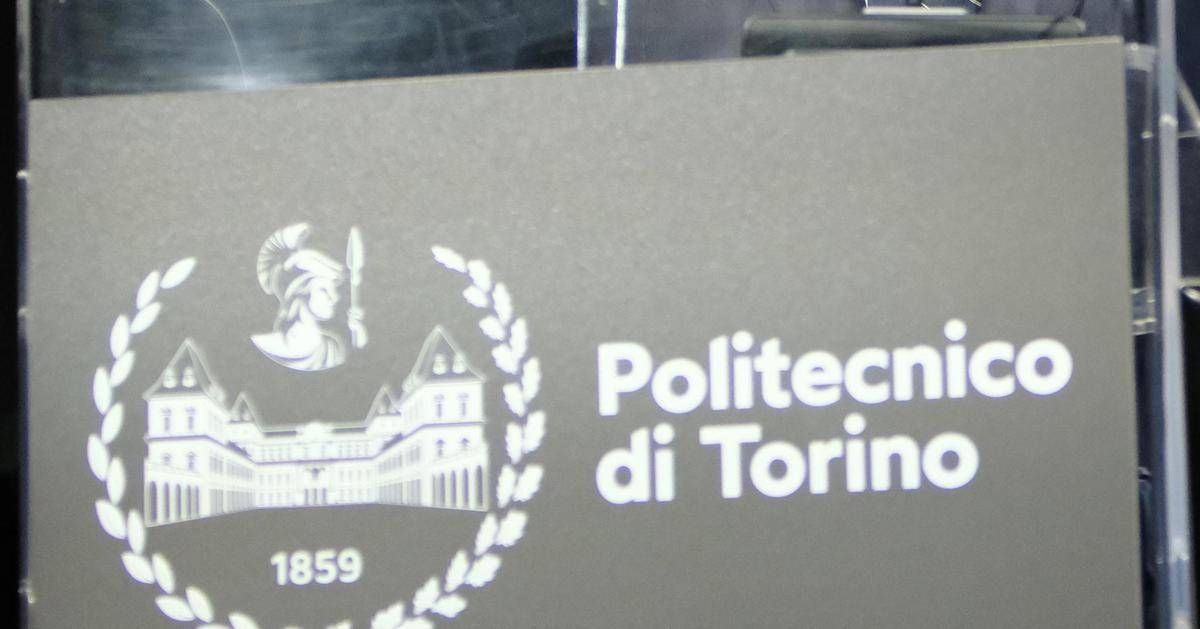 Torino, prof israeliano sospeso dal rettore del Politenico: aveva difeso Idf durante lezione - 