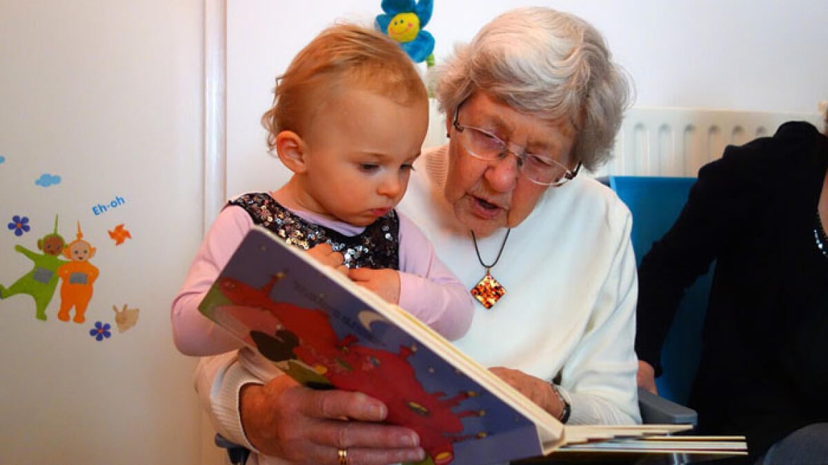 Nonni sempre più indispensabili | Ma a quale prezzo per la loro vita? - 