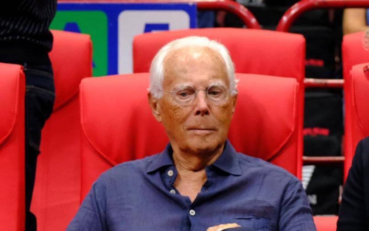 Armani, l'omaggio della stampa internazionale: "L'Italia perde un genio" -